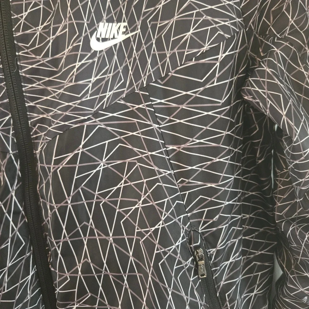 Nike windrunner hooded